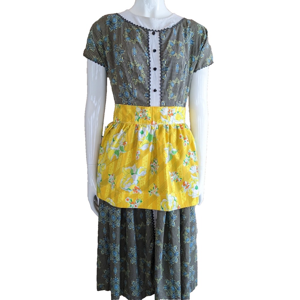 Vintage Half APRON Lightweight Floral Rik Rak Trim Pocket Handmade Retro Granny